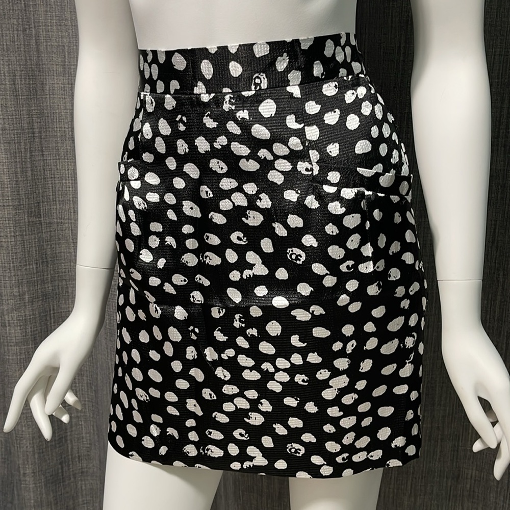NWOT Forever 21 textured Satin Black & White Print Mini Skirt w/ Pockets Small
